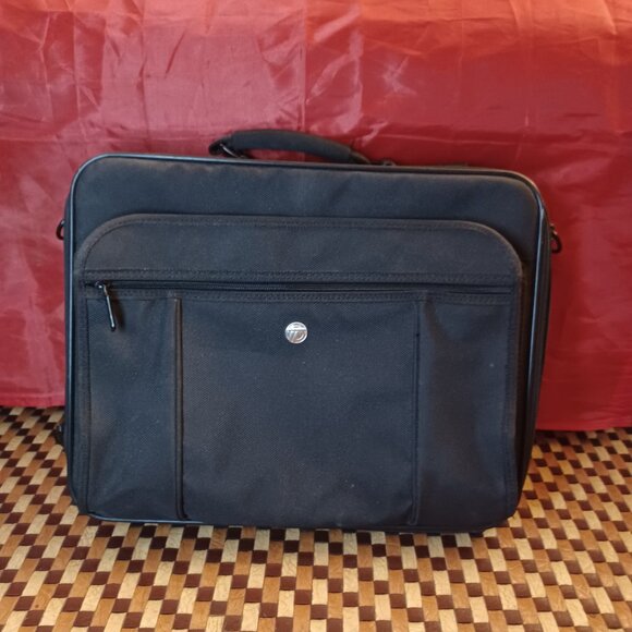 Targus Light Weight Laptop Computer Messenger Bag Black Nylon Canvas TVR300 - Picture 1 of 4